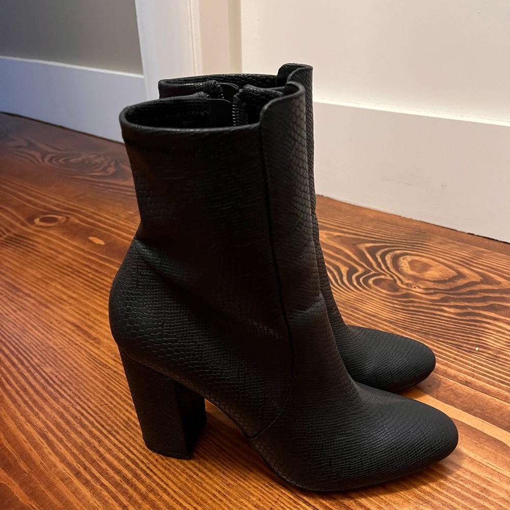 SOLD Aldo Booties size 8